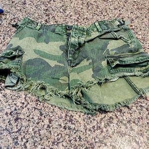 We tge Free camo jean shorts